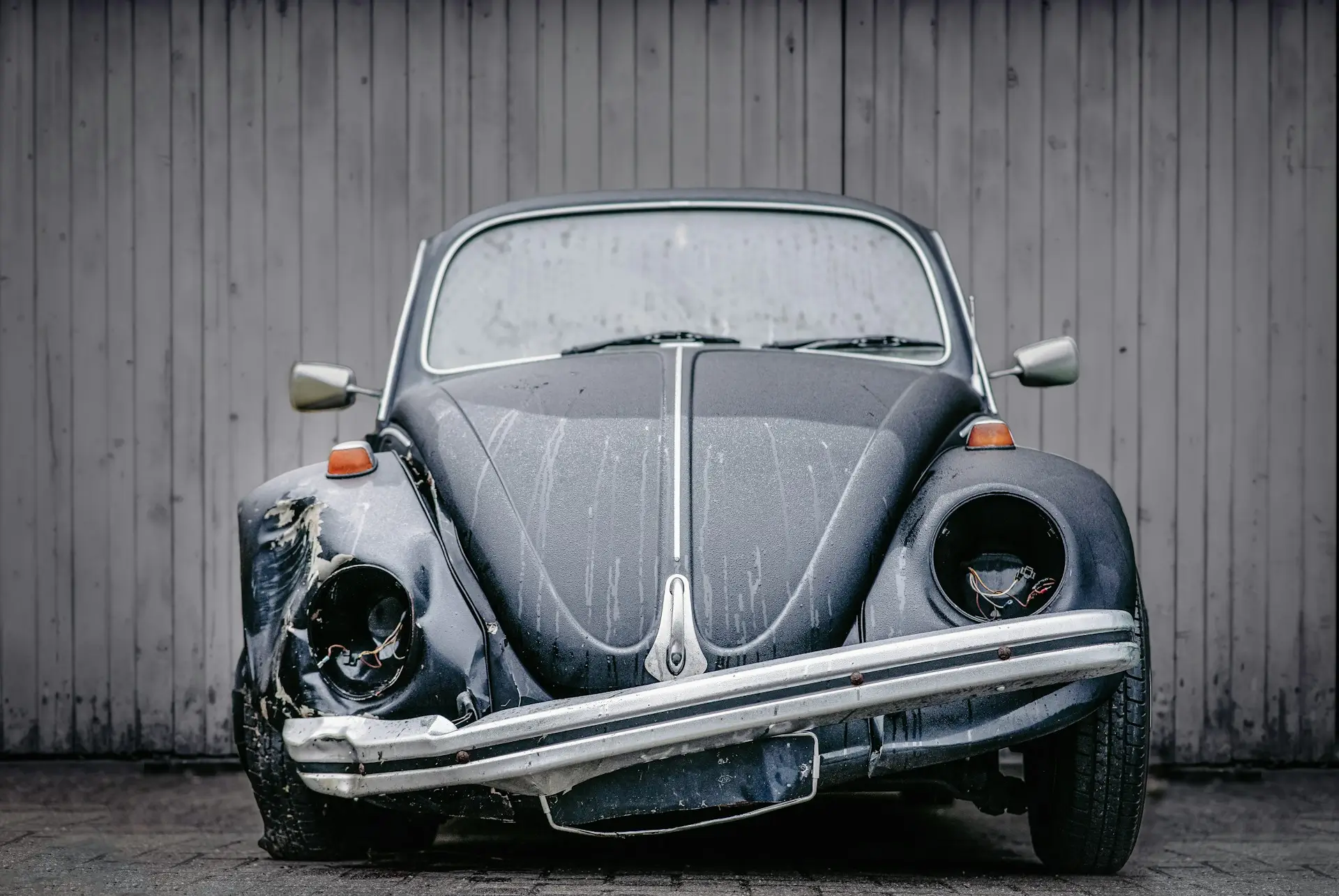 Old VW in a state of disrepair m
