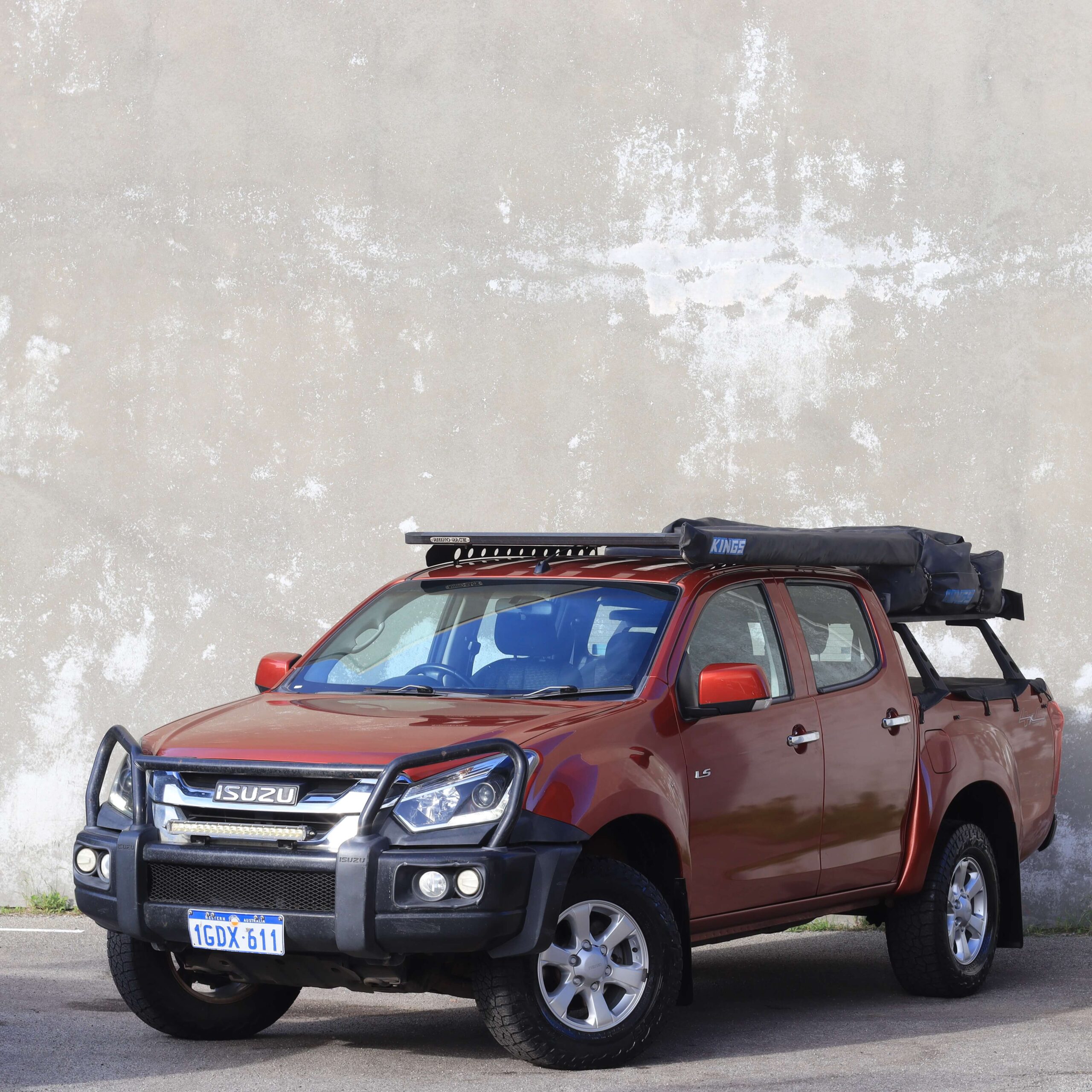 2017 Isuzu D-MAX LS-M Hi-Ride 4×4 Crew Cab 01 2017 Isuzu D-MAX LS-M Hi-Ride 4x4 Crew Cab front three-quarter view with steel bull bar and rooftop tent